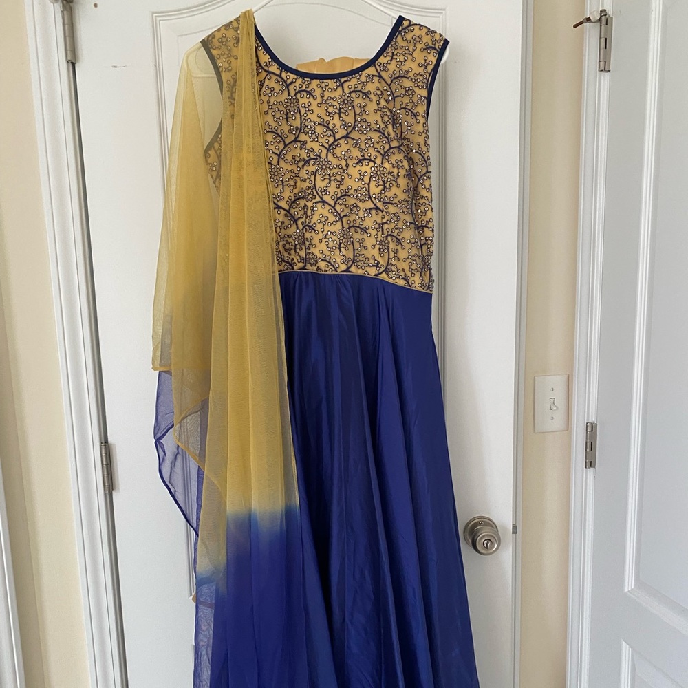 Beautiful lightweight blue/cream Indian gown